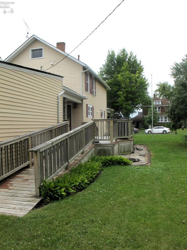 210 W 1st St, Woodville, OH 43469 - photo 4