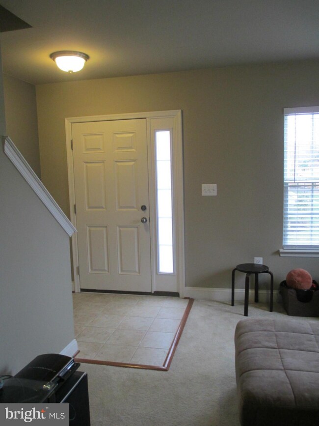 4318 Potomac Highlands Cir unit 35, Triangle, VA 22172 - photo 2