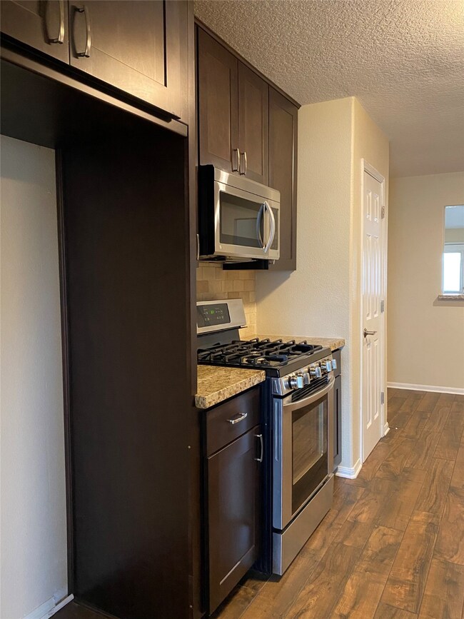 10307 Ince Ln, Houston, TX 77040 - photo 6