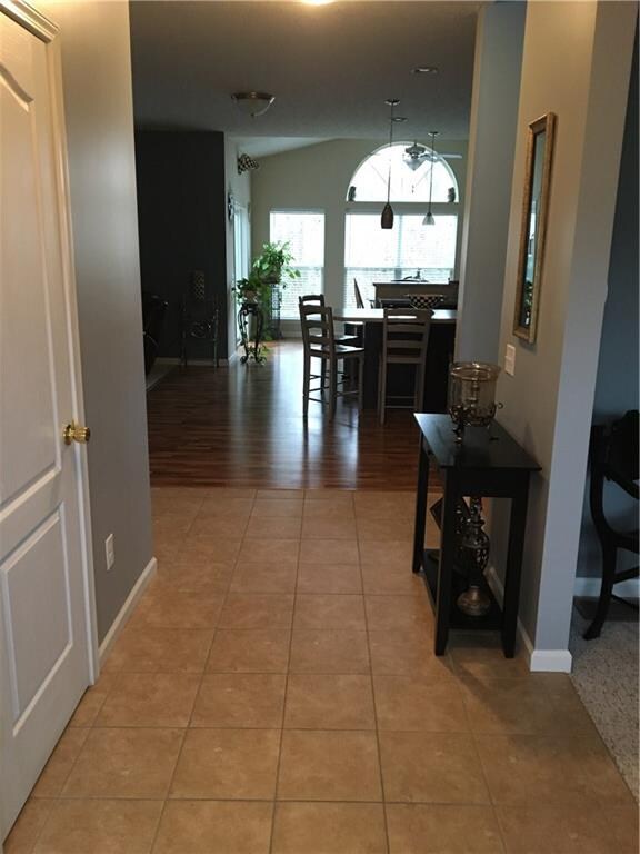 From entryway looking into kitchen & morning room
