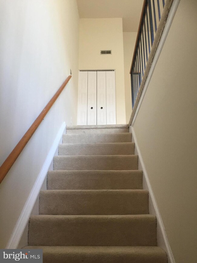 19911 Appledowre Cir, Germantown, MD 20876 - photo 3