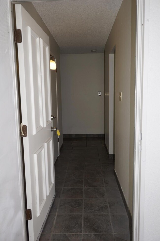 5936 E Lansing Way, Fresno, CA 93727 - photo 5