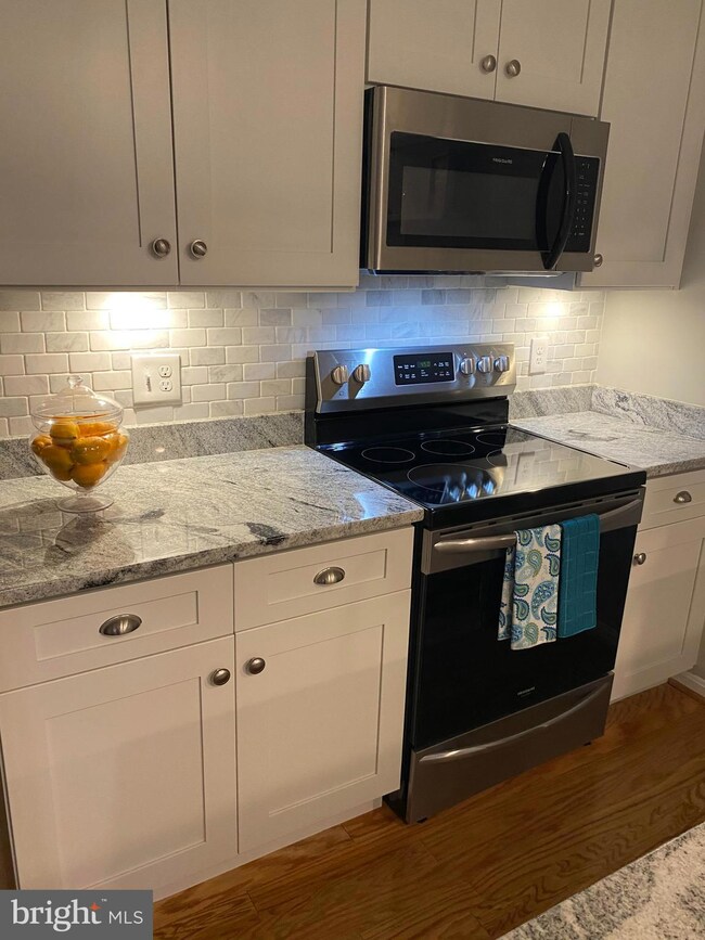 8637 Beekman Place unit 37D, Alexandria, VA 22309 - photo 6