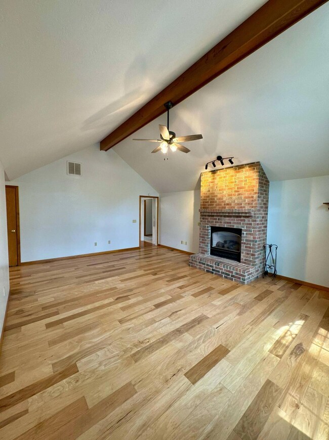 905 Park St, Nixa, MO 65714 - photo 4