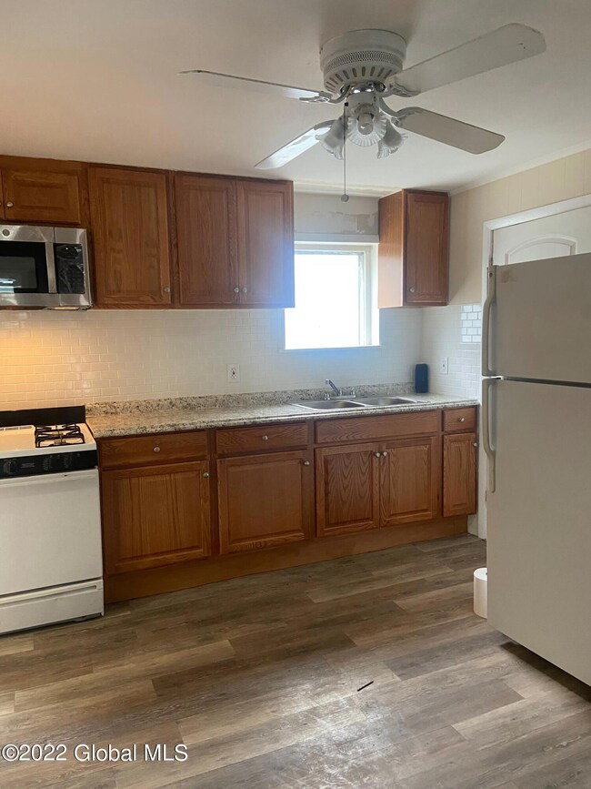 2420 Broadway unit 2nd floor, Schenectady, NY 12306 - photo 4