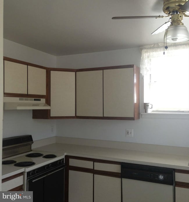 6800 Milltown Ct unit 2, District Heights, MD 20747 - photo 2