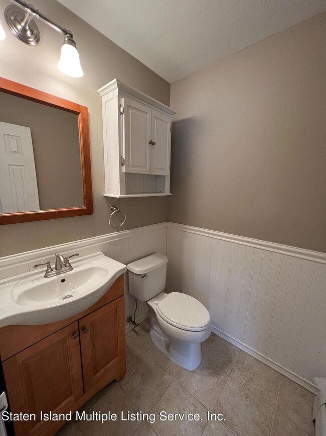 30 Donna Ct unit 1, Staten Island, NY 10314 - photo 7