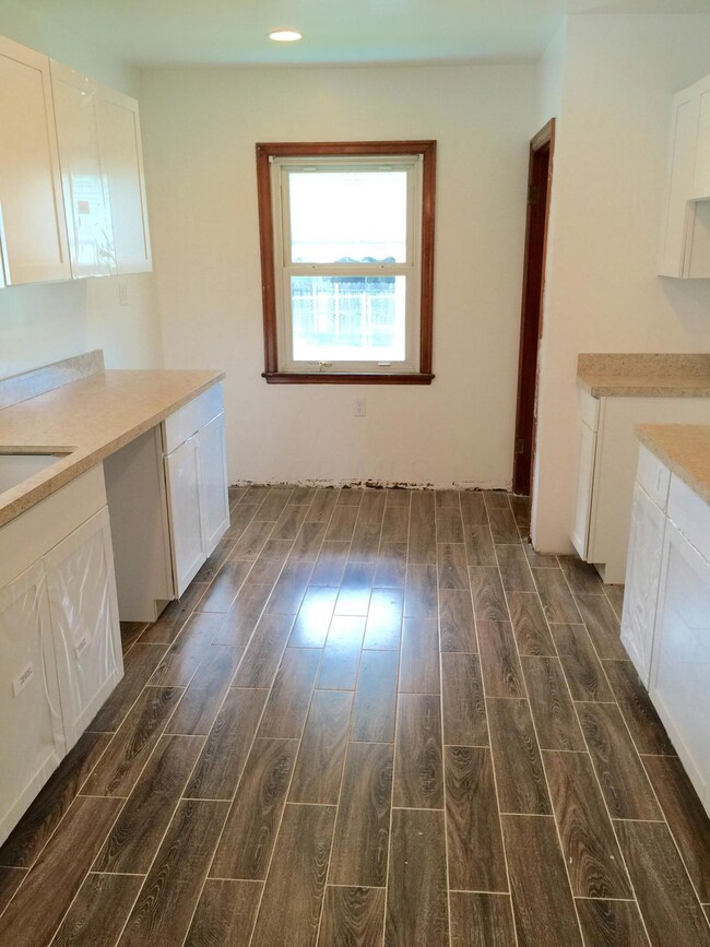 58 S Algonquin Ave, Columbus, OH 43204 - photo 2