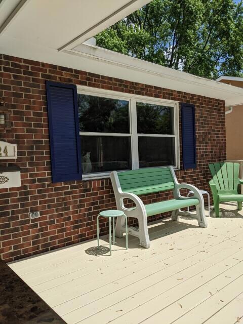 Aqua St Front Porch