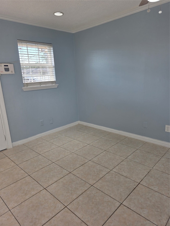 1016 E Tri Oaks Ln unit 86, Houston, TX 77043 - photo 4