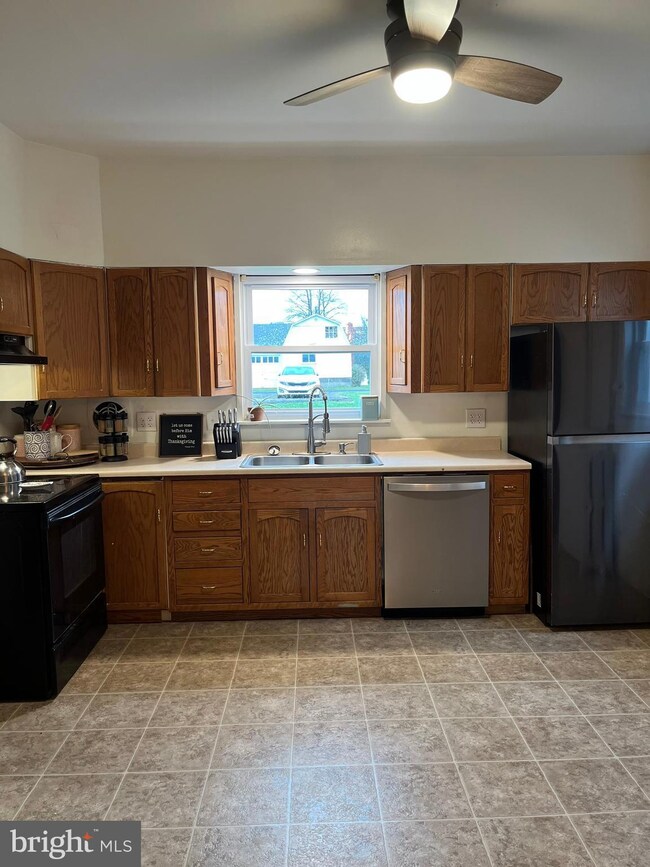 138 S 9th St, Quakertown, PA 18951 - photo 6