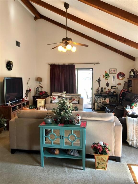 916 Palm Dr, Alamo, TX 78516 - photo 2