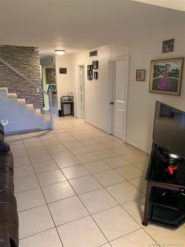 6520 W 2nd Ct, Hialeah, FL 33012 - photo 6