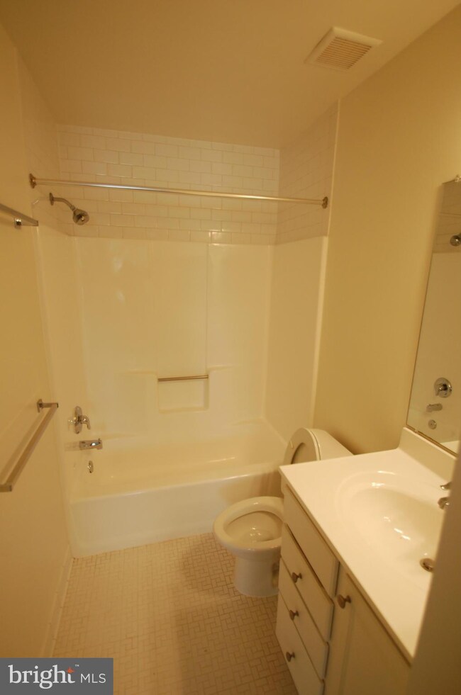 3867B Steppes Ct, Falls Church, VA 22041 - photo 7