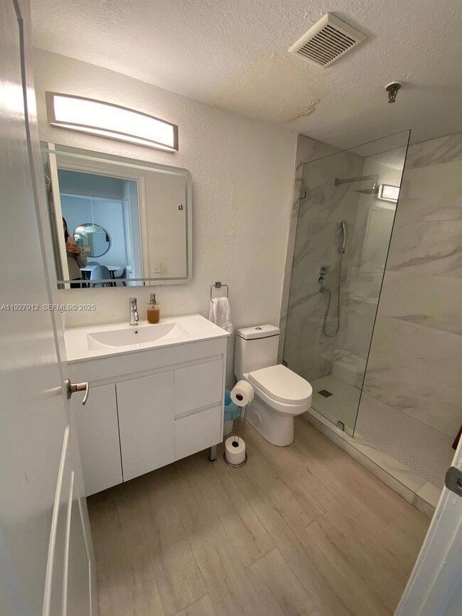 677 NE 24th St unit 602, Miami, FL 33137 - photo 2