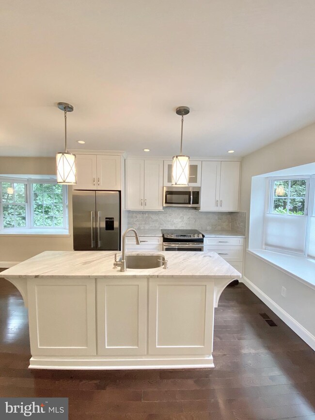 11705 Briary Branch Ct, Reston, VA 20191 - photo 7