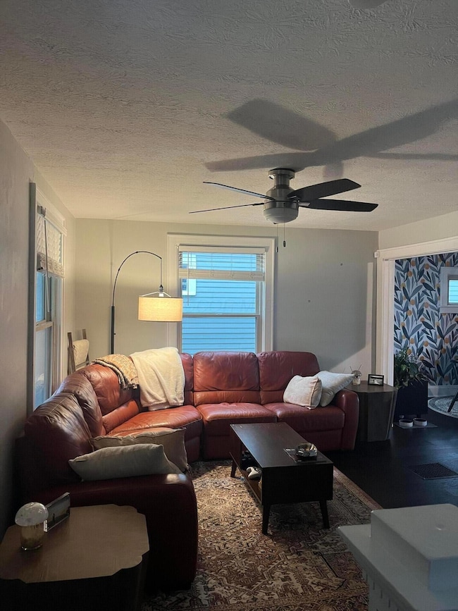 220 E Welch Ave, Columbus, OH 43207 - photo 2