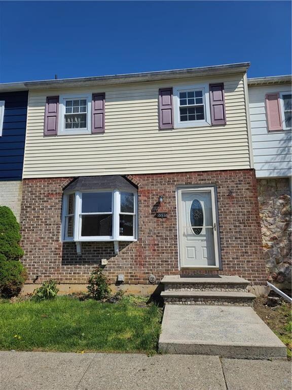 5595 Wedge Ln, Allentown, PA 18106 - photo 2