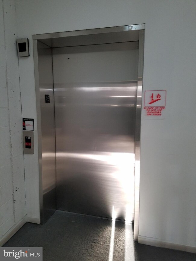 11350 Aristotle Dr unit 7-402, Fairfax, VA 22030 - photo 4