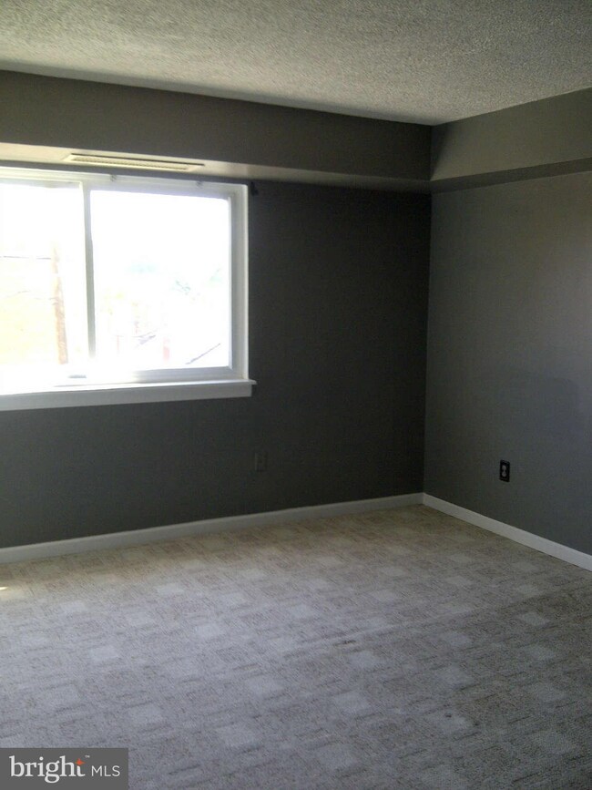 5100 F St SE unit 12, Washington, DC 20019 - photo 5