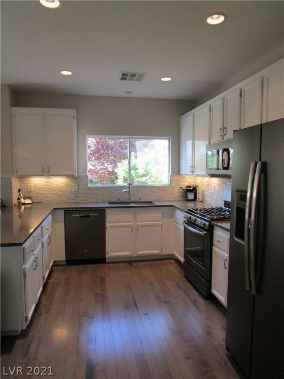 10421 Vinson Point Ave, Las Vegas, NV 89129 - photo 4