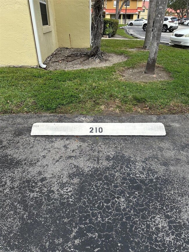 18328 NW 68th Ave unit D-210, Hialeah, FL 33015 - photo 6