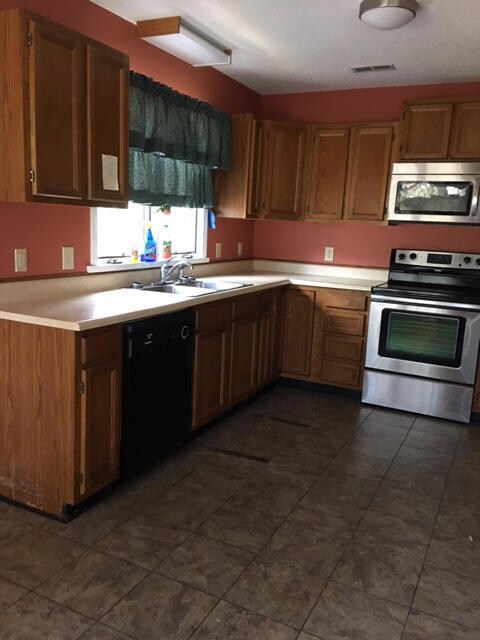 348 BC KITCHEN