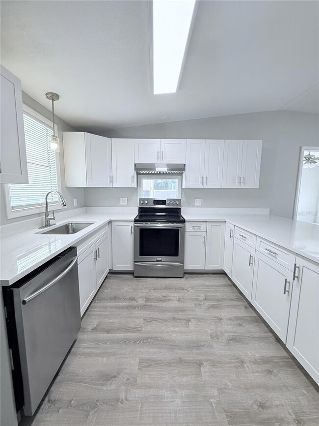 5316 Ixora St, Zephyrhills, FL 33541 - photo 5