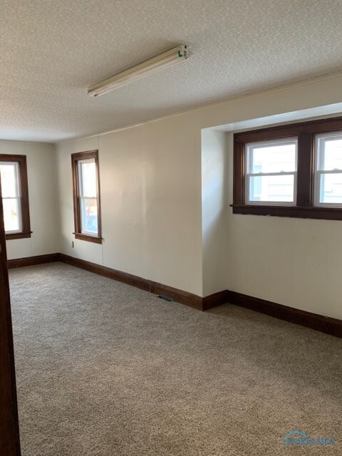 1941 Marlow Rd, Toledo, OH 43613 - photo 3