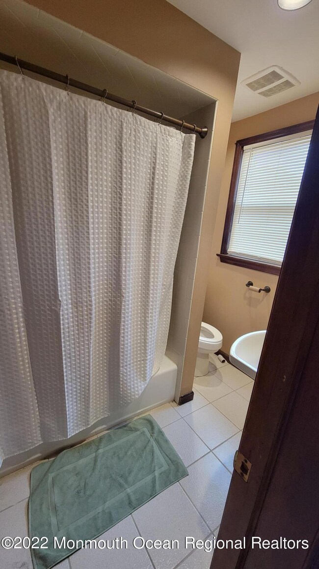 Bathroom Broadway Apt 2 - Copy