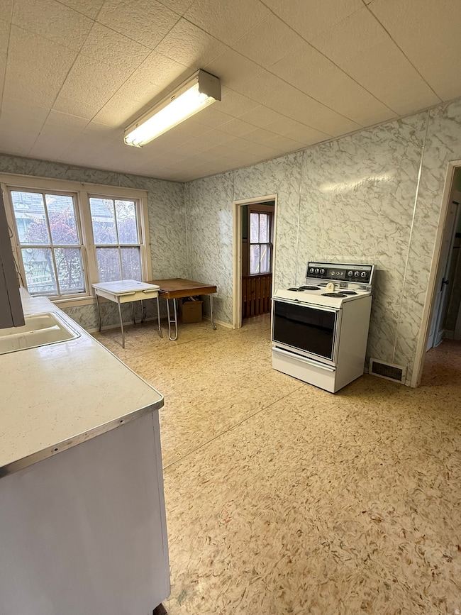 80 W 500 S, Price, UT 84501 - photo 5