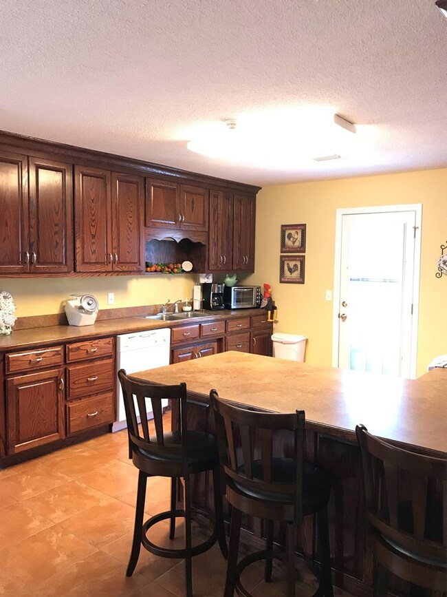 704 Josephine Ln, Adel, GA 31620 - photo 5