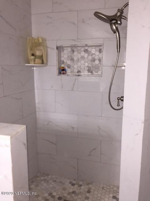 3726 Longleaf Forest Ln, Jacksonville, FL 32210 - photo 7