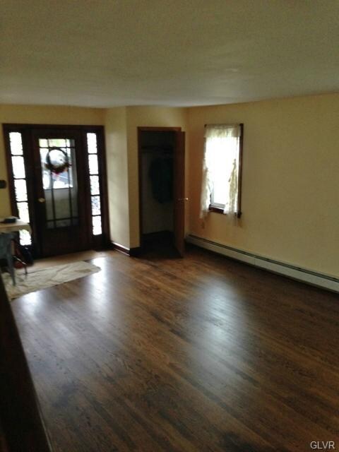 22 E Main St, Pen Argyl, PA 18072 - photo 4