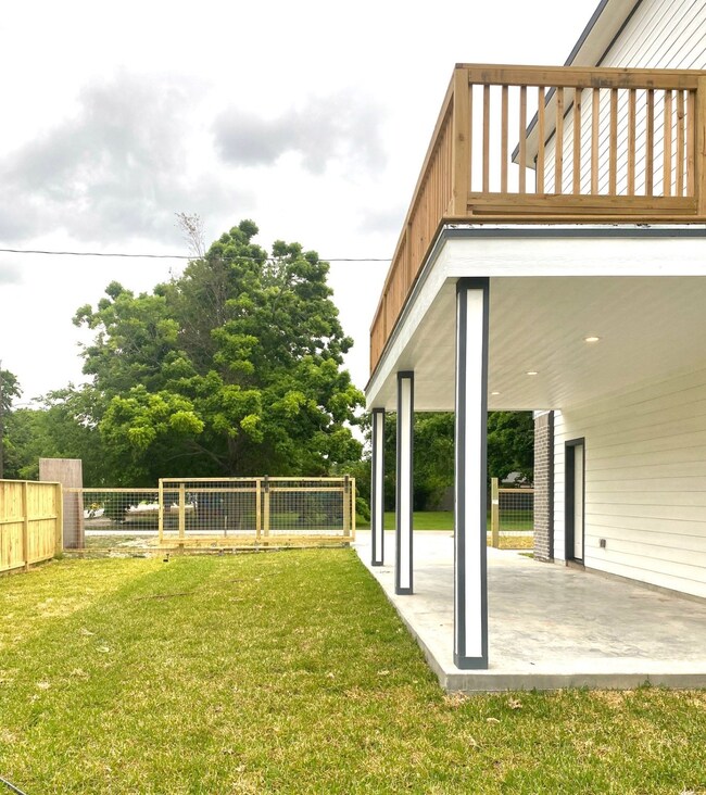 2615 Red Rock Ave, Houston, TX 77088 - photo 4