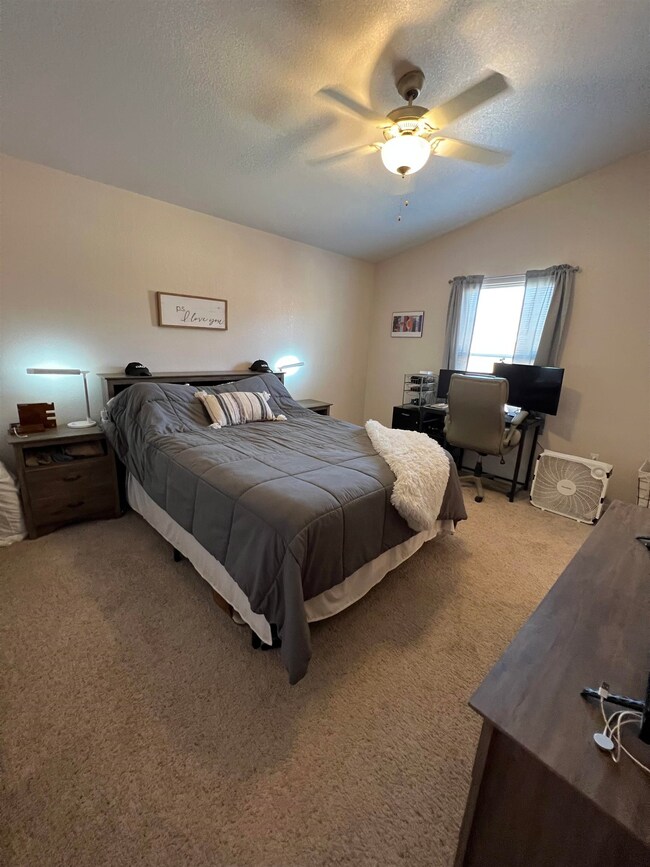 952 Larkspur Ave, Alamogordo, NM 88310 - photo 4