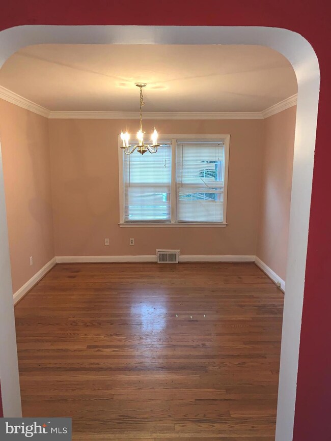 8109 Pleasant Plains Rd, Towson, MD 21286 - photo 4