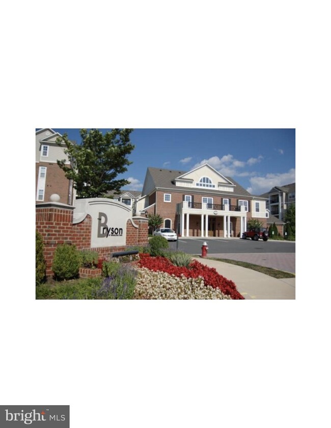 12905 Centre Park Cir unit 301, Herndon, VA 20171 - photo 3