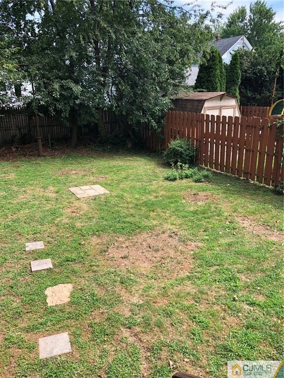 28 Macarthur Dr, Edison, NJ 08837 - photo 7