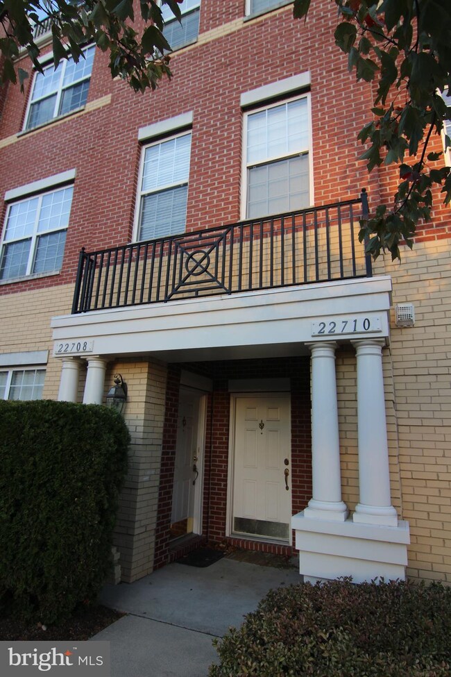 22708 Verde Gate Terrace, Ashburn, VA 20148 - photo 2