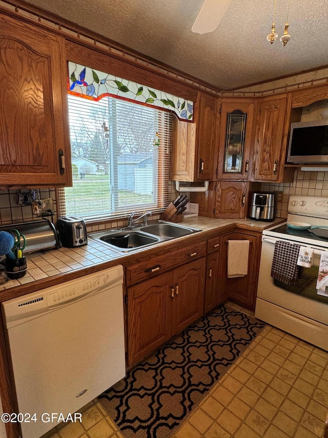 1506 S 19th St, Grand Forks, ND 58201 - photo 6