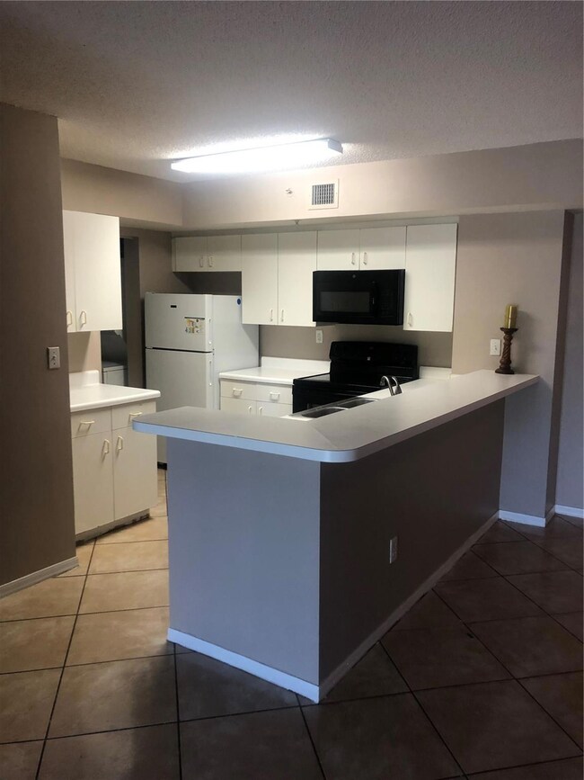 2620 S University Dr unit 211, Davie, FL 33328 - photo 3