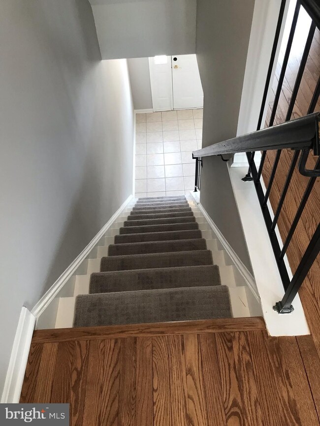 2565 Ambling Cir, Crofton, MD 21114 - photo 3