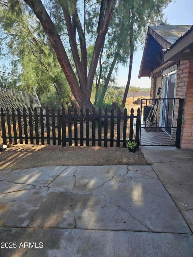 686 N Tegner St, Wickenburg, AZ 85390 - photo 7