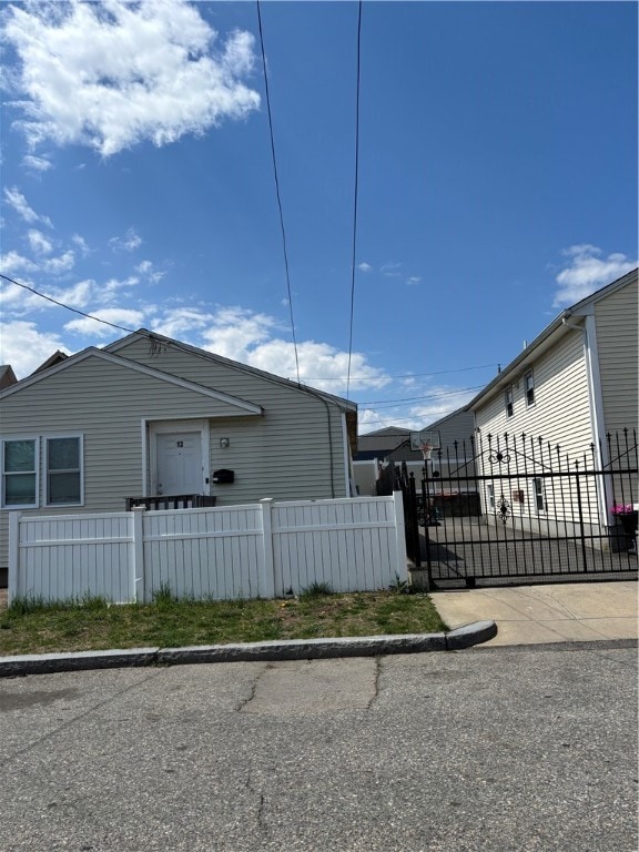 13 Halton St, Providence, RI 02907 - photo 2