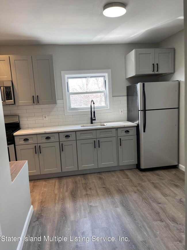 61 Alter Ave, Staten Island, NY 10304 - photo 5