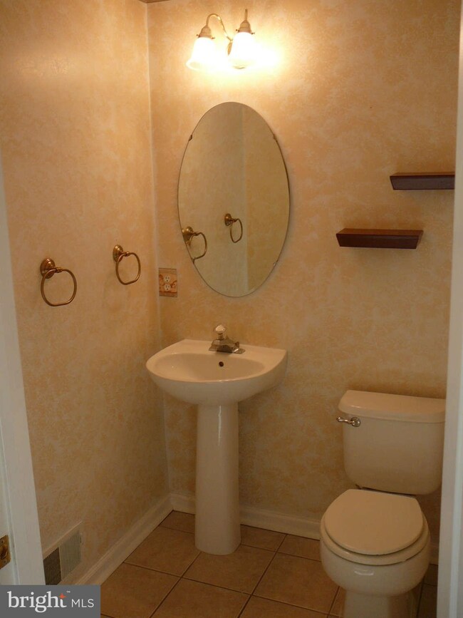 523 Constant Ridge Ct, Abingdon, MD 21009 - photo 4