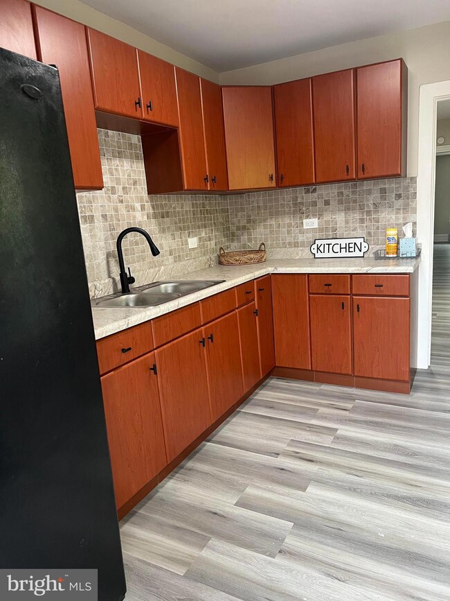 1224 Buttonwood St, Reading, PA 19604 - photo 3