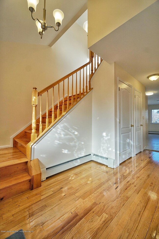 37 Culotta Ln unit 39, Staten Island, NY 10309 - photo 2