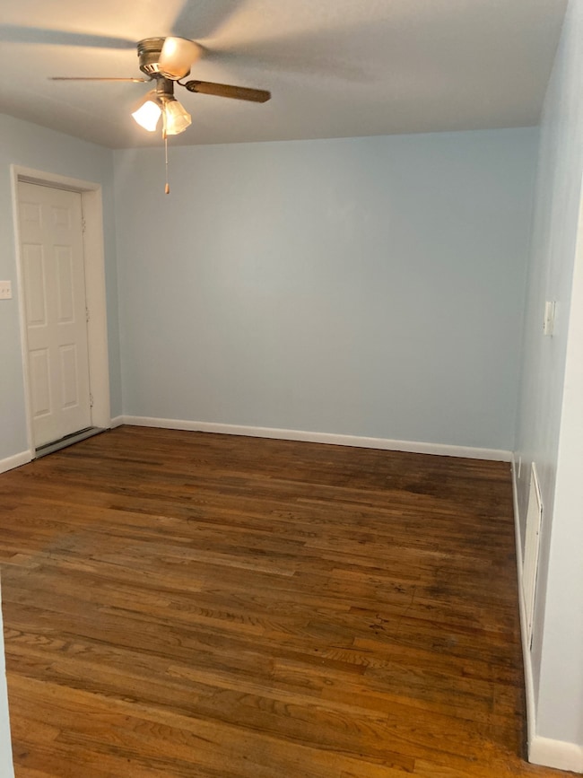 126 1/2 N 7th St, Cannelton, IN 47520 - photo 3